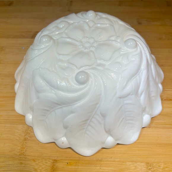 Vintage 1960s Indiana Glass Milk Glass Footed Serving Bowl Wild Rose 9” - Picture 2 of 8